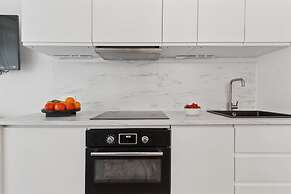 Classy 1BR - Elysee & Madeleine Area