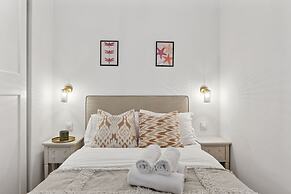 Classy 1BR - Elysee & Madeleine Area