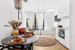 Classy 1BR - Elysee & Madeleine Area