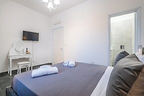Deva Room