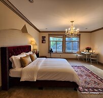 Royal Boutique Hotel