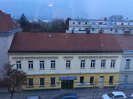 leopoldauer apartment