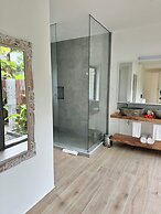 Pineapple Beach Villas