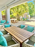 Pineapple Beach Villas