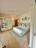 Pineapple Beach Villas