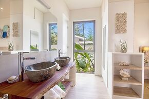Pineapple Beach Villas