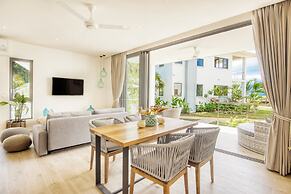 Pineapple Beach Villas