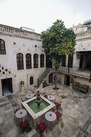 HAYATLI KONAK