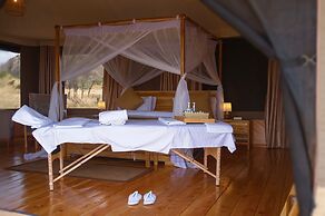 Wildlux Serengeti Camp