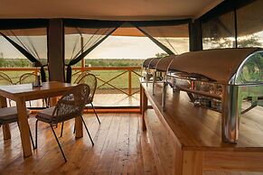 Wildlux Serengeti Camp