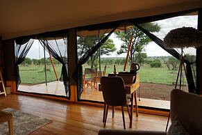 Wildlux Serengeti Camp