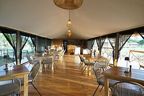 Wildlux Serengeti Camp