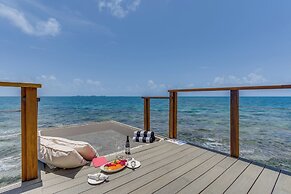 Magenta Caye Luxury Private Island Resort