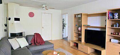3BR Home Near Lake Vänern Covered Deck & BBQ