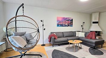 3BR Home Near Lake Vänern Covered Deck & BBQ