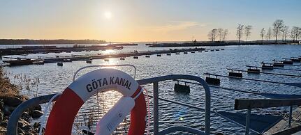 3BR Home Near Lake Vänern Covered Deck & BBQ