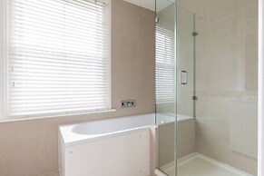 Redcliffe Road V by Onefinestay