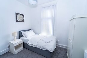 3 Bed House - Sleeps 11 - Pets - Wifi