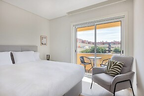 The Pine Flat with Pool at Furadouro
