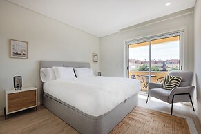 The Pine Flat with Pool at Furadouro