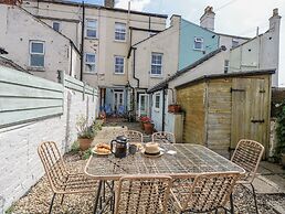 18 Pakefield Road