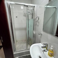 Zara Max Hotel and Suites