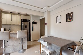 Beautiful apt w Modern Design 400m/udesc - Abz302