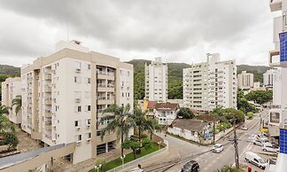 Beautiful apt w Modern Design 400m/udesc - Abz302