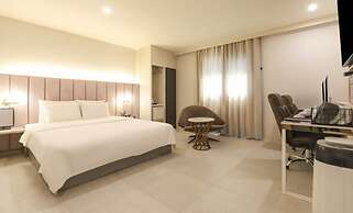 Signature Denbasta Hotel