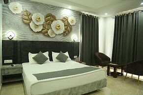 Paramhans Hotel