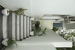 Paramhans Hotel