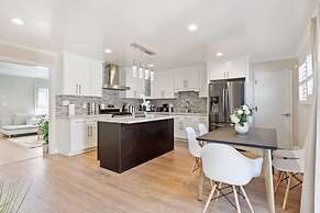 @ Marbella Lane - Modern Refreshing Home