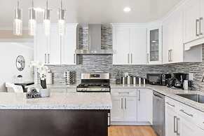 @ Marbella Lane - Modern Refreshing Home
