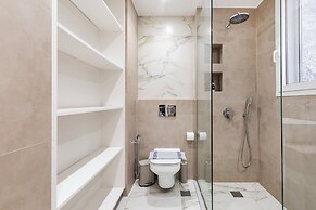 Attica - Captivating 2-Bedroom Apt & Balcony in Athens