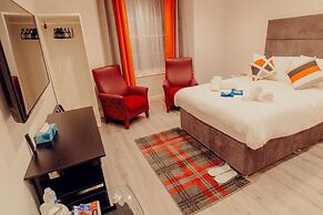 Mayfield Suites