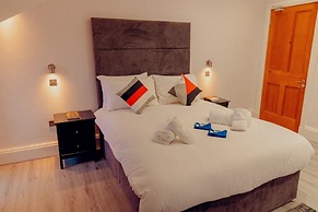 Mayfield Suites