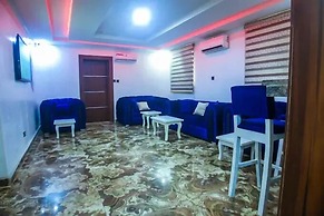 Hubbies Royale Hotel
