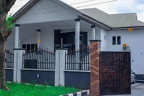 Hubbies Royale Hotel