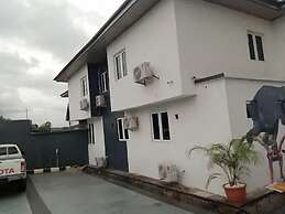Hubbies Royale Hotel