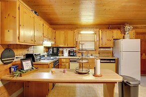 Golfer's Getaway: Hephzibah Home w/ Pool Access
