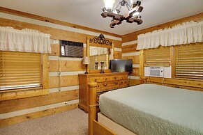 Golfer's Getaway: Hephzibah Home w/ Pool Access
