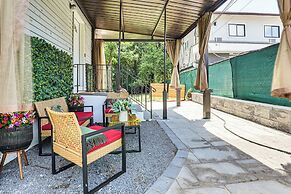2 Mi to The Marketplace: Spring Valley Apartment