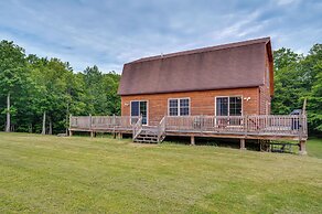 5 Mi to Jay Peak Resort: Cabin w/ Pond Access!