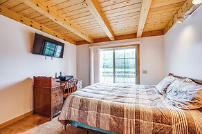 5 Mi to Jay Peak Resort: Cabin w/ Pond Access!