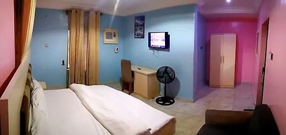 Side View Hotel