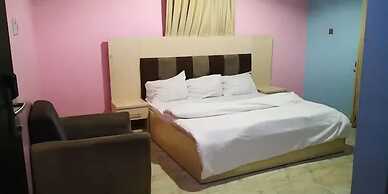 Side View Hotel