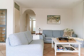 Nice Holiday Home on the Water in Grou