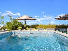 The Sands Boutique Condos