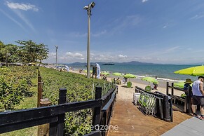 Apart in Cond. w/ Access to Beach and Pool Ave0232