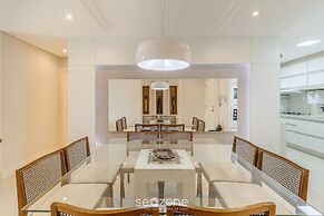 Apart in Cond. w/ Access to Beach and Pool Ave0232